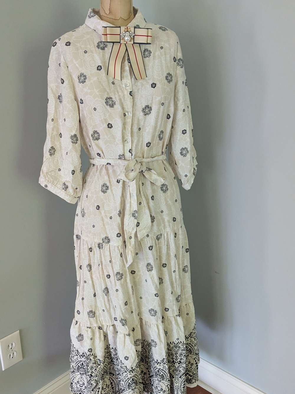 Women's Cream Floral Crop sleeve Button-Front Maxi Dress with Waist Tie